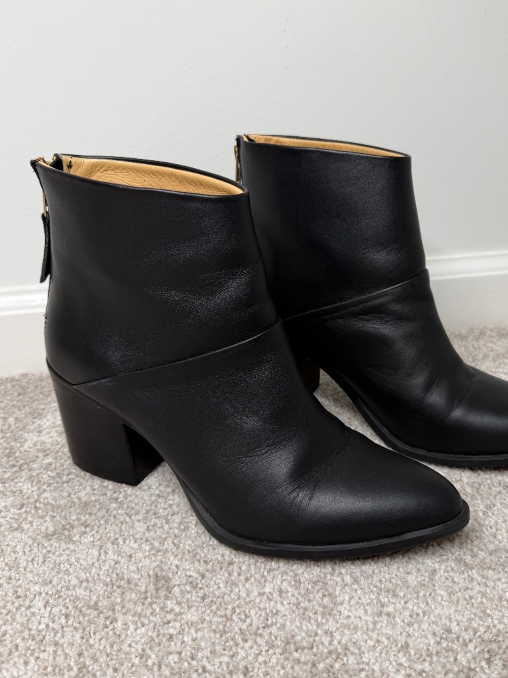 Nisolo Dari Black Leather Booties Pointed Toe Heeled Boots Shoes 9.5